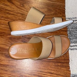 Open-toed sandals with heel